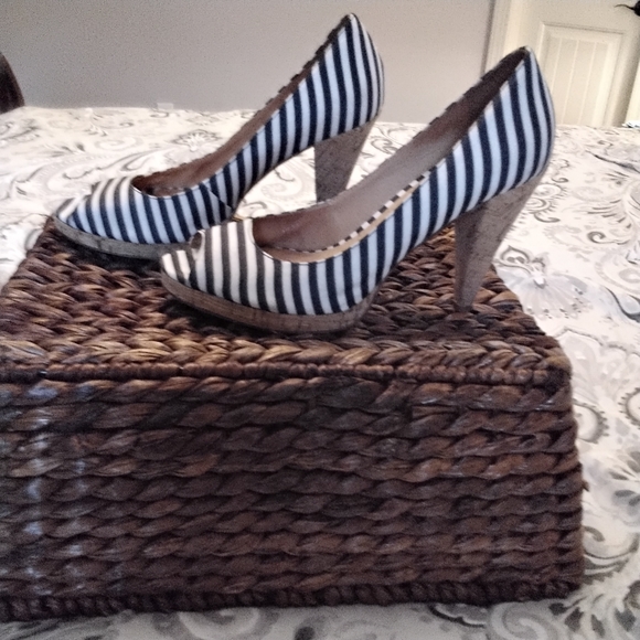 KORS Michael Kors Navy Blue & White Striped Nautical Peep Toe Cork Heels - 8.5 - Picture 6 of 15